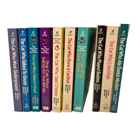 The Cat Who Books - Picture 2 of 2